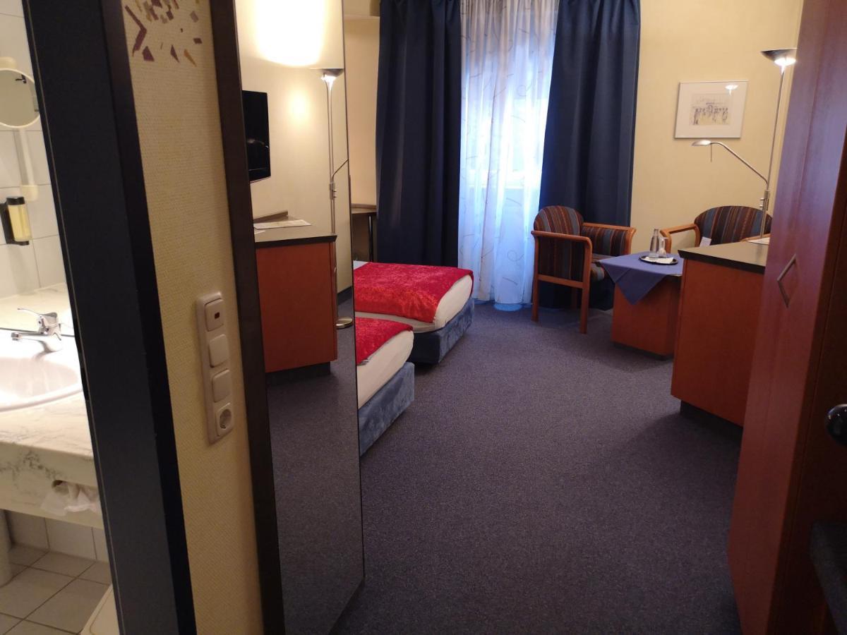 Main Hotel Eckert 3 Margetshoechheim ภายนอก รูปภาพ